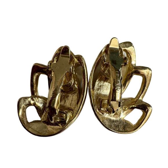 Vintage Trifari Red Enamel Goldtone Clip On Earrings - Picture 7 of 9
